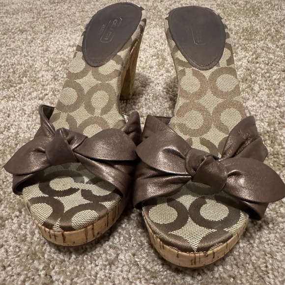 Coach Khaki & Brown Karen Slides. Size 9 - Picture 1 of 5